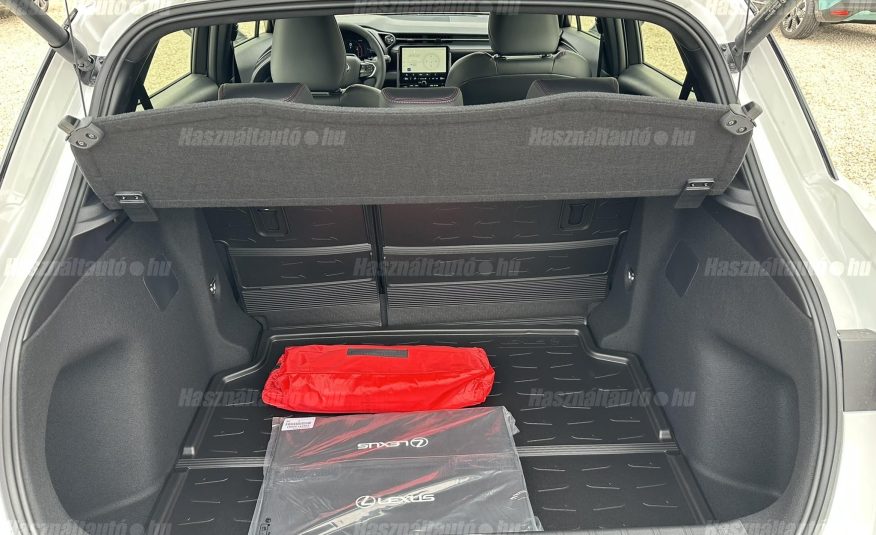 LEXUS LBX 1.5 Hybrid Elegant Tech e-CVT CSAK Tartós bérletre!