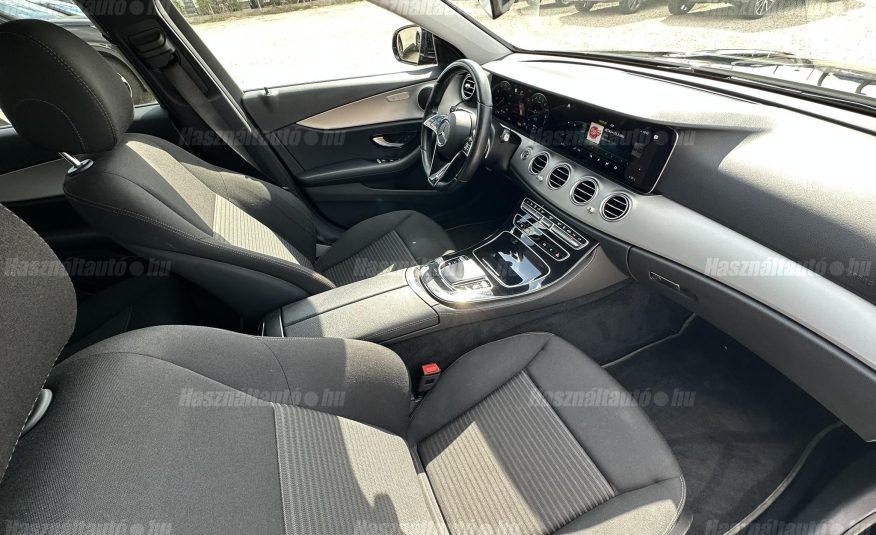 MERCEDES-BENZ E 300 e 9G-TRONIC Plug-in hybrid