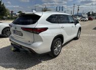 TOYOTA HIGHLANDER 2.5 Hybrid Prestige CVT ÁFA-s. Levehető Vonóhorog. Téli-nyári gumiabroncsokkal