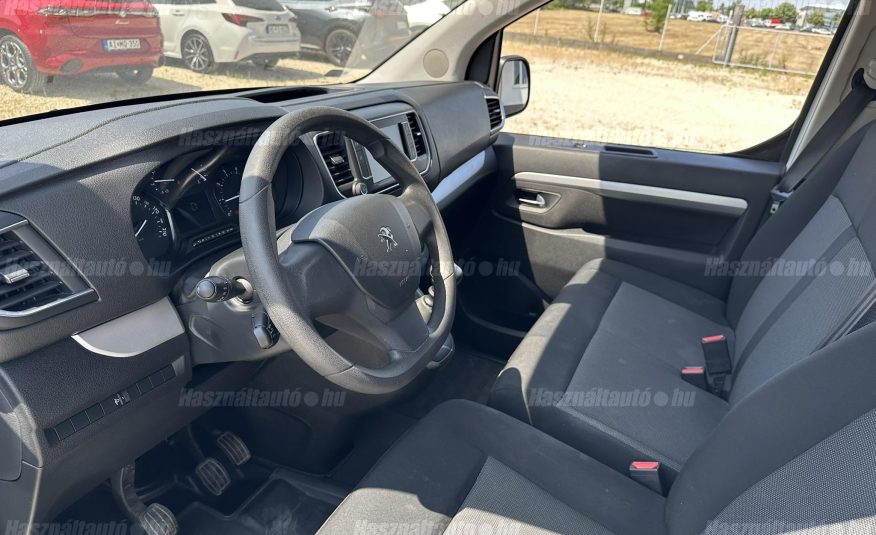 PEUGEOT TRAVELLER 1.6 BlueHDi L1 Start&Stop Business (9 személyes ) első tulajdonostól