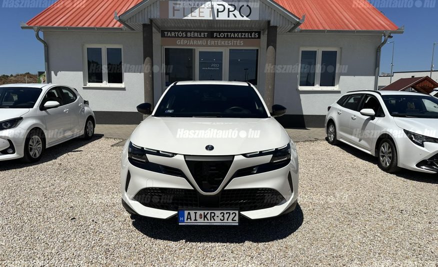 ALFA ROMEO JUNIOR 1.2 e-Hybrid Speciale DCT Tech csomag. ÁFA-s. Tartós bérletre is!