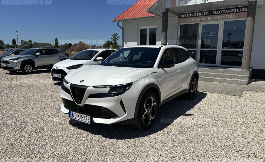 ALFA ROMEO JUNIOR 1.2 e-Hybrid Speciale DCT Tech csomag. ÁFA-s. Tartós bérletre is!
