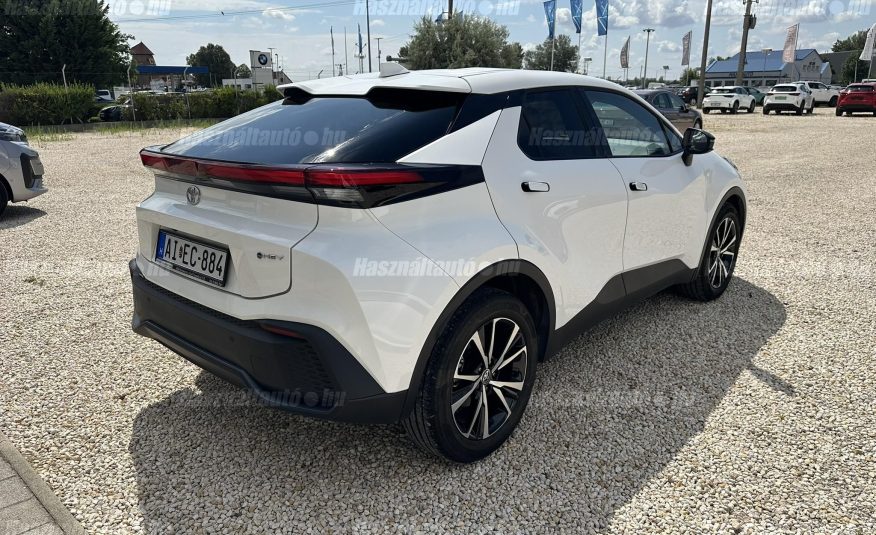 TOYOTA C-HR 1.8 Hybrid Style e-CVT ÁFA-s. Friss szervizzel!