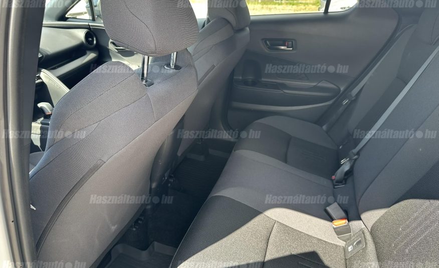 TOYOTA C-HR 1.8 Hybrid Style e-CVT ÁFA-s. Friss szervizzel!