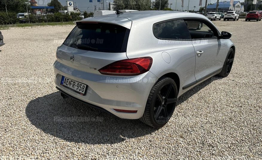 VOLKSWAGEN SCIROCCO 2.0 TFSI 19-os alufelnik. vezetett szervizkönyv. kivételesen szép!