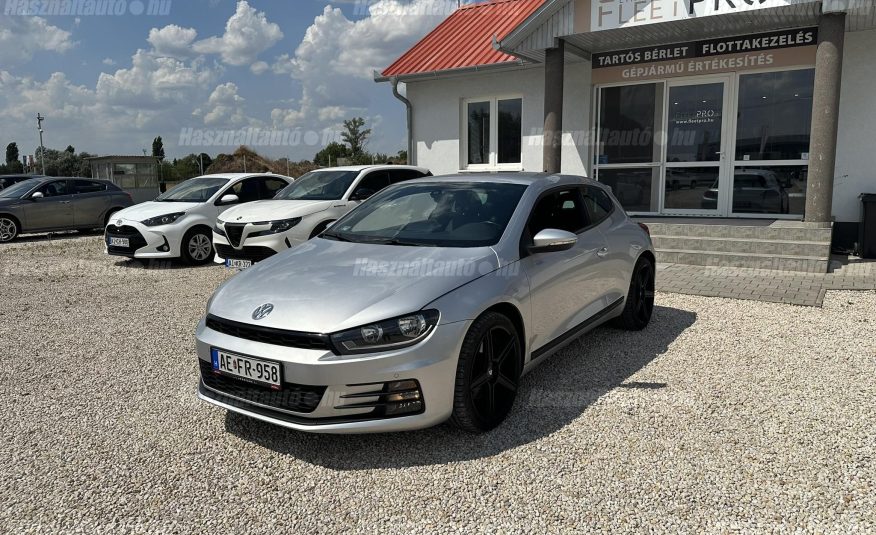 VOLKSWAGEN SCIROCCO 2.0 TFSI 19-os alufelnik. vezetett szervizkönyv. kivételesen szép!