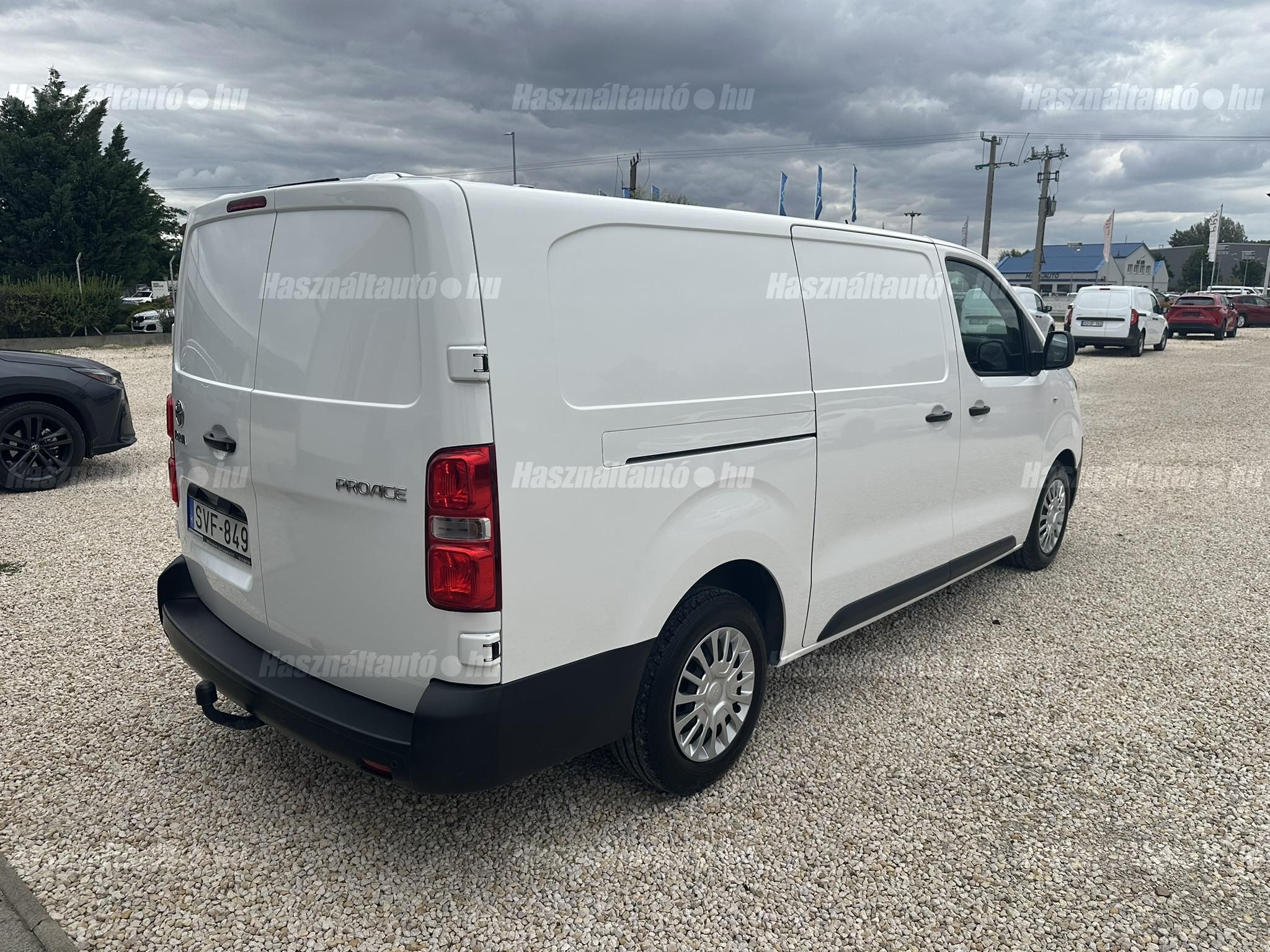TOYOTA PROACE 2.0 D-4D Panel Van Active – L2H1 ÁFA-s. első tulajdonostól. végig szervizelt