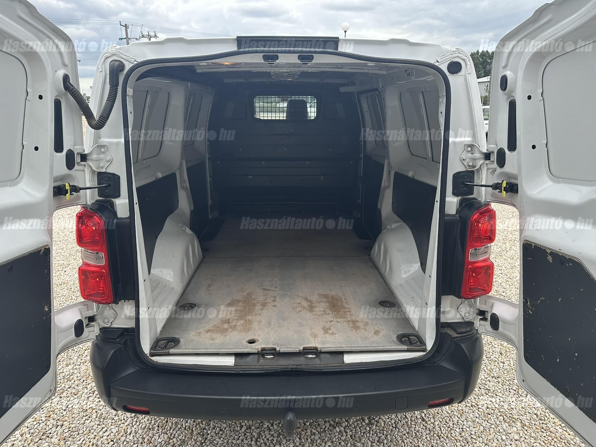 TOYOTA PROACE 2.0 D-4D Panel Van Active – L2H1 ÁFA-s. első tulajdonostól. végig szervizelt