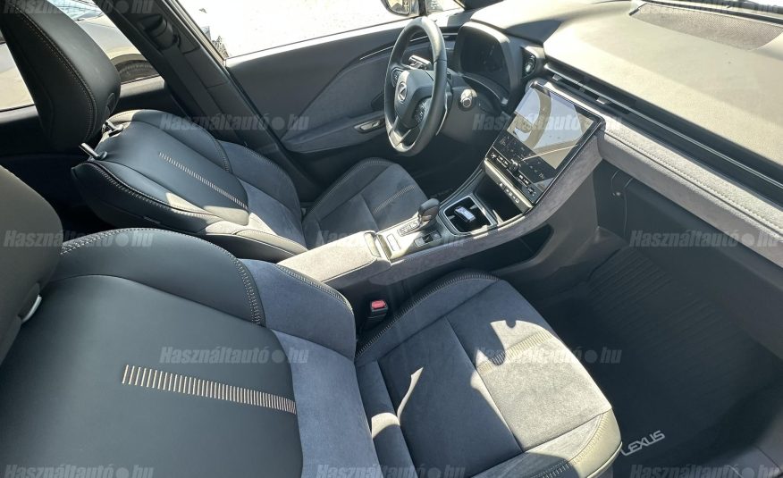 LEXUS LBX 1.5 Hybrid Cool e-CVT ÁFA-s. Tartós Bérlet is!