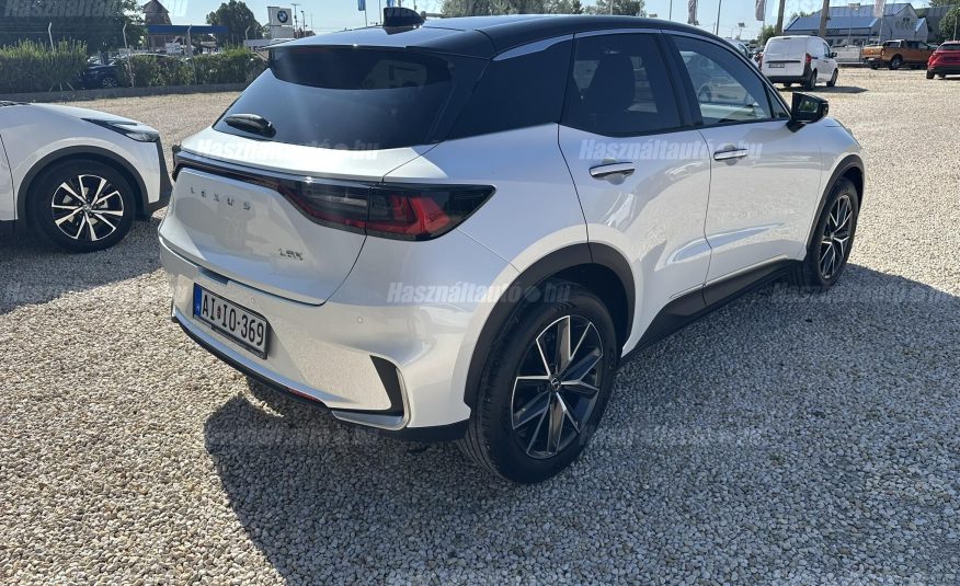 LEXUS LBX 1.5 Hybrid Cool e-CVT ÁFA-s. Tartós Bérlet is!