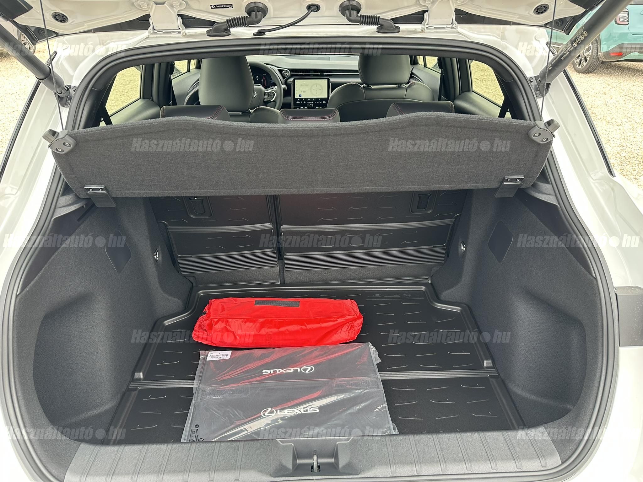 LEXUS LBX 1.5 Hybrid Elegant Tech e-CVT ÁFA-s. Tartós Bérletre vagy Nyílt végű lízingre is!