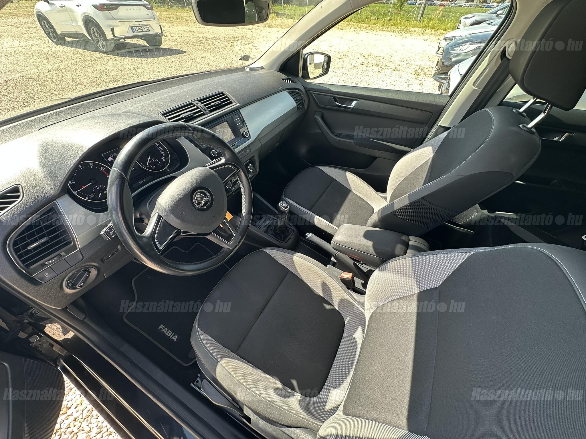 SKODA FABIA 1.0 TSI Ambition Magyar. végig vezetett szervizkönyv. digitklíma. ülésfűtés