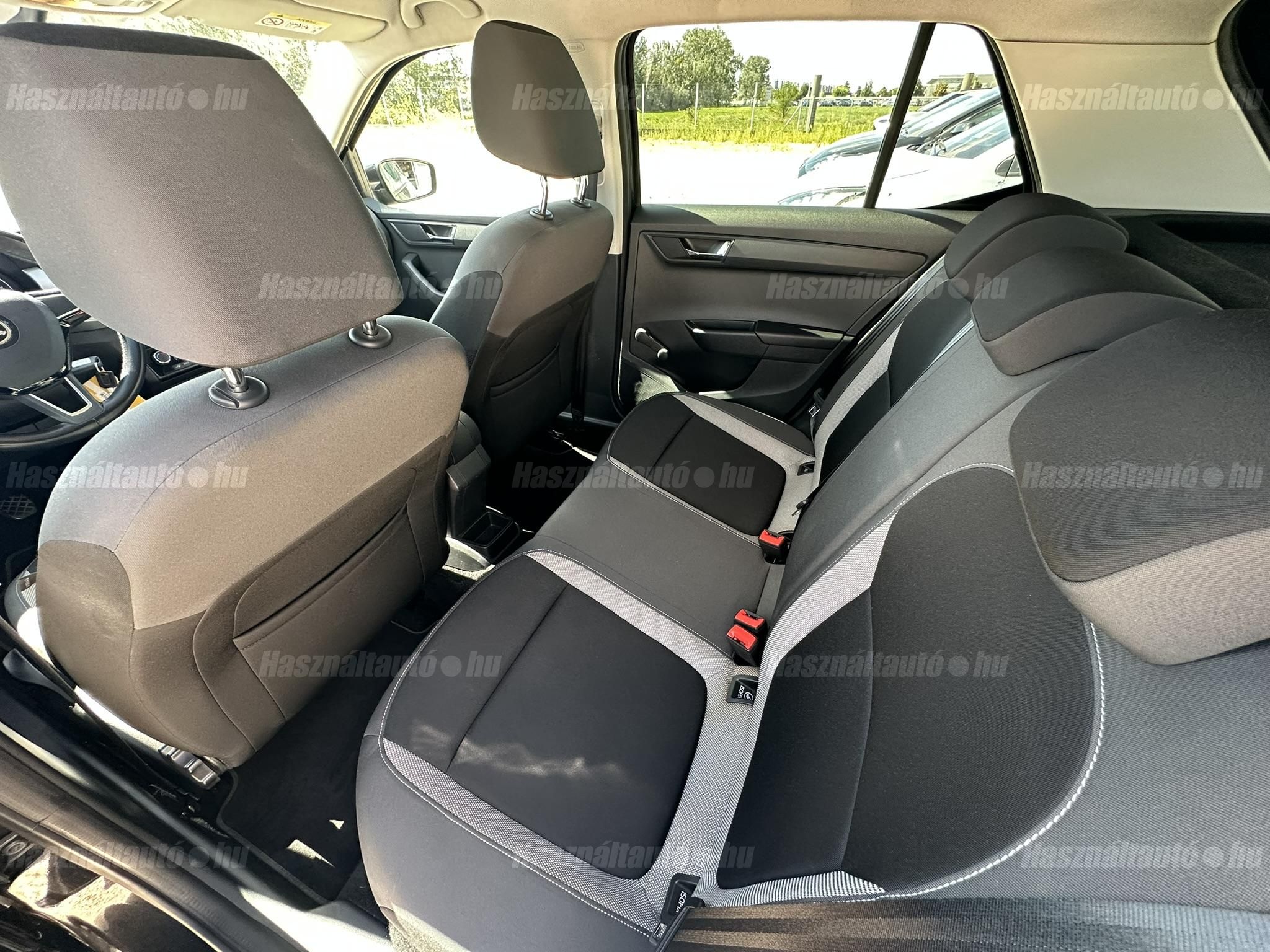 SKODA FABIA 1.0 TSI Ambition Magyar. végig vezetett szervizkönyv. digitklíma. ülésfűtés