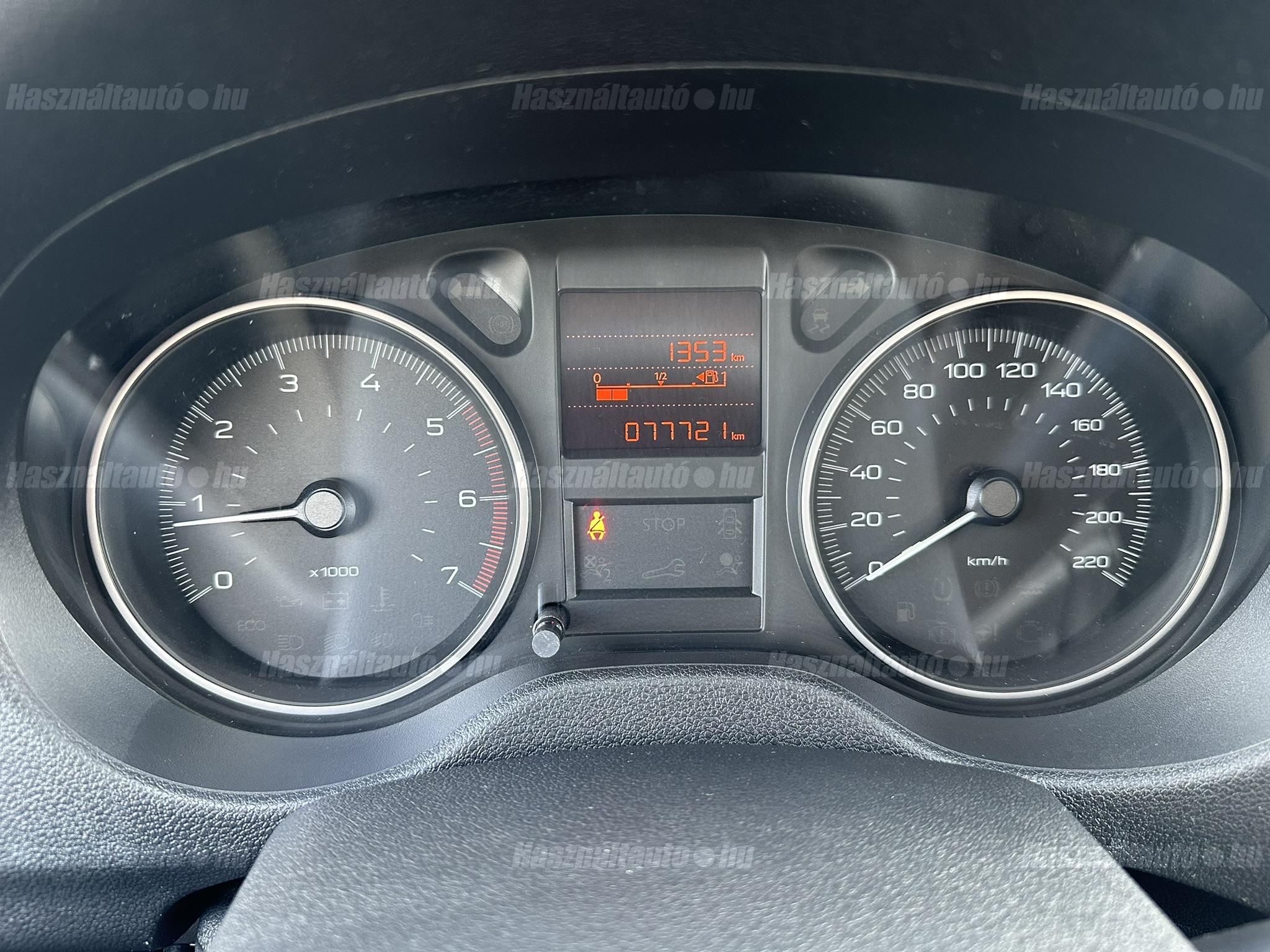 PEUGEOT 301 1.2 PureTech Active Első tulajdonostól. Gyári fényezés. Friss vezérlés és szerviz!