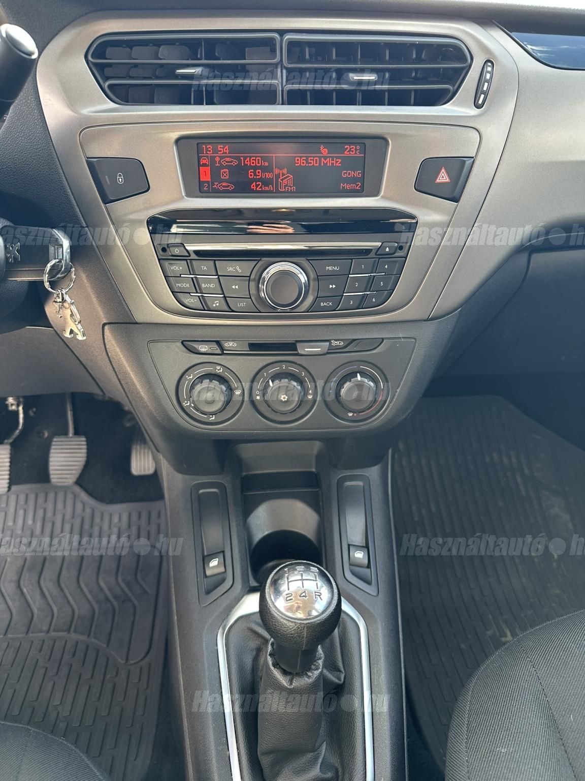 PEUGEOT 301 1.2 PureTech Active Első tulajdonostól. Gyári fényezés. Friss vezérlés és szerviz!