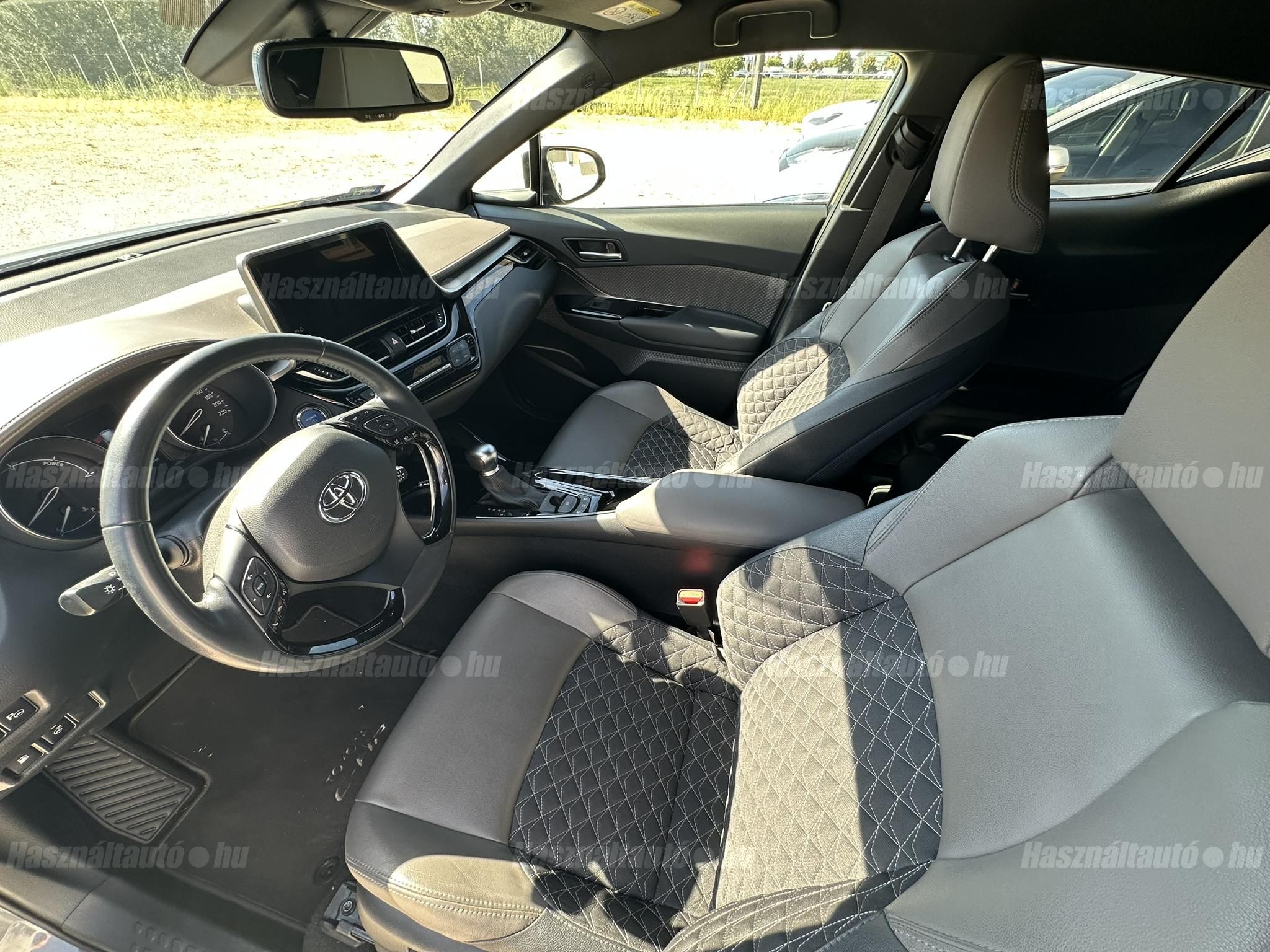 TOYOTA C-HR 2.0 Hybrid Executive e-CVT ÁFA-s. nyílt végű lízing is!