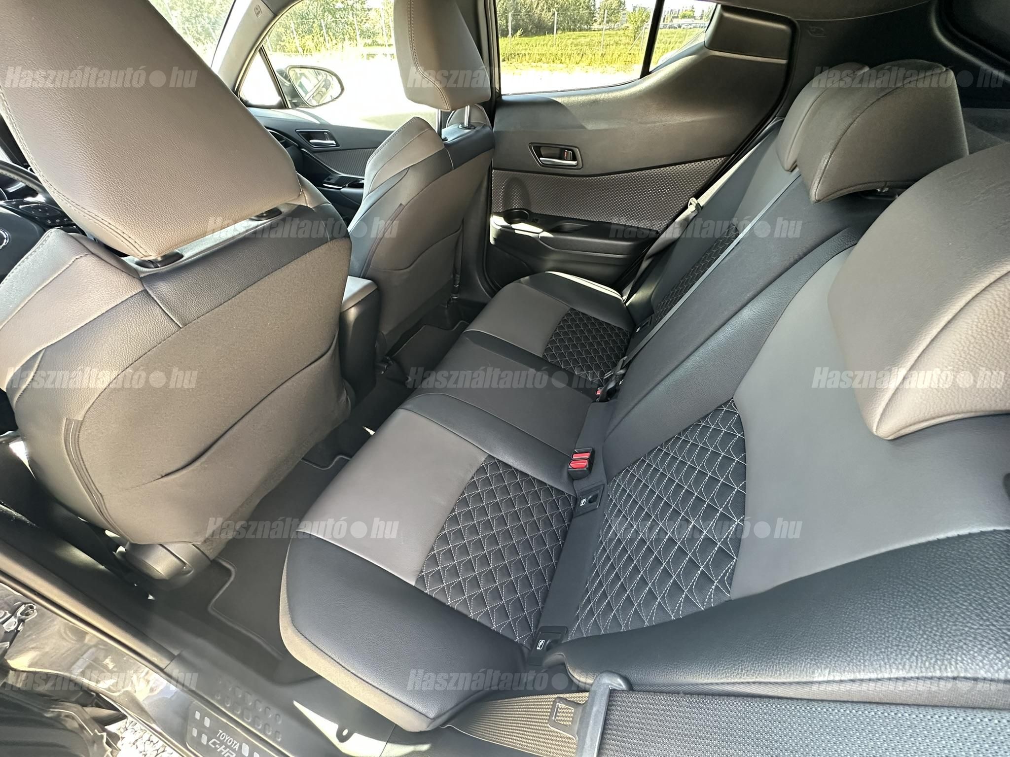 TOYOTA C-HR 2.0 Hybrid Executive e-CVT ÁFA-s. nyílt végű lízing is!
