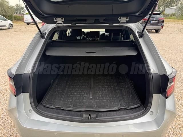 TOYOTA COROLLA 1.8 Hybrid Comfort Style e-CVT ÁFA-s. első tulajdonostól. végig szervizelt