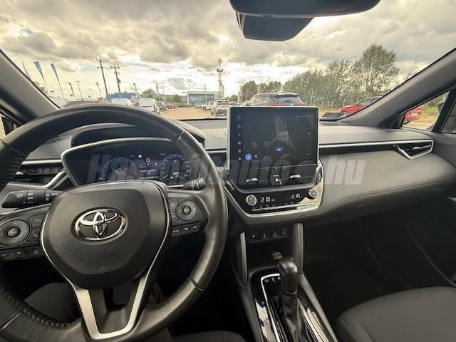 TOYOTA COROLLA CROSS 2.0 Hybrid Comfort Business e-CVT ÁFA-s. Friss szerviz. Nyílt végű lízingre is!