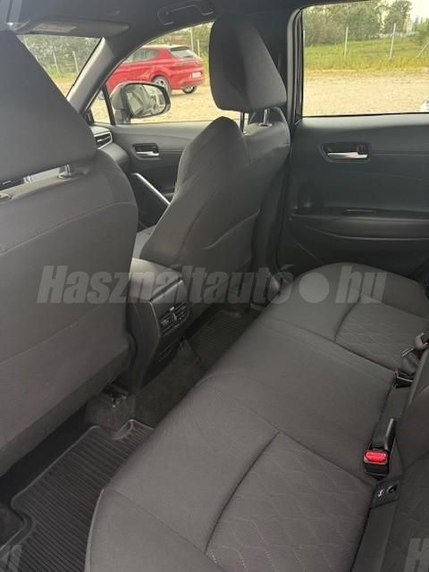 TOYOTA COROLLA CROSS 2.0 Hybrid Comfort Business e-CVT ÁFA-s. Friss szerviz. Nyílt végű lízingre is!
