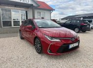 TOYOTA COROLLA Sedan 1.8 Hybrid Comfort Style Tech e-CVT ÁFA-s. első tulajdonostól