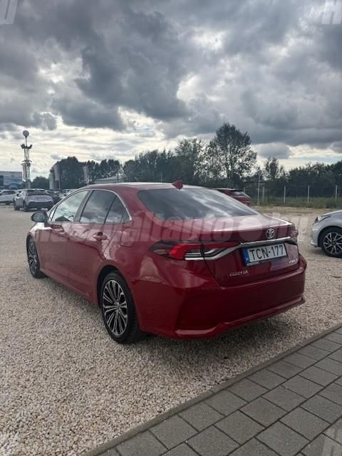 TOYOTA COROLLA Sedan 1.8 Hybrid Comfort Style Tech e-CVT ÁFA-s. első tulajdonostól