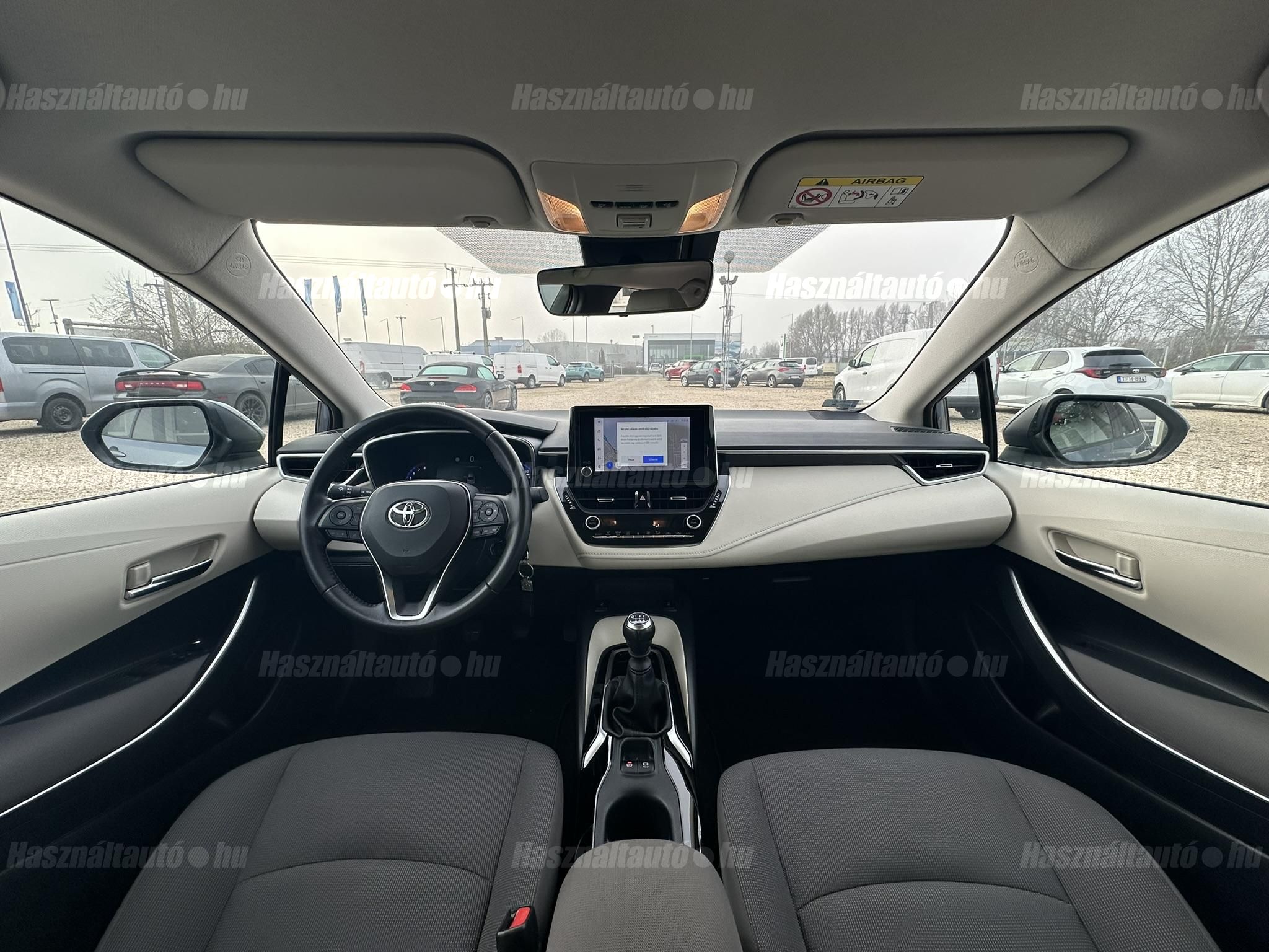 TOYOTA COROLLA Sedan 1.5 Comfort Style Tech Első tulajdonostól. Gyári 3+2év garanciával. újszerű állapotban!