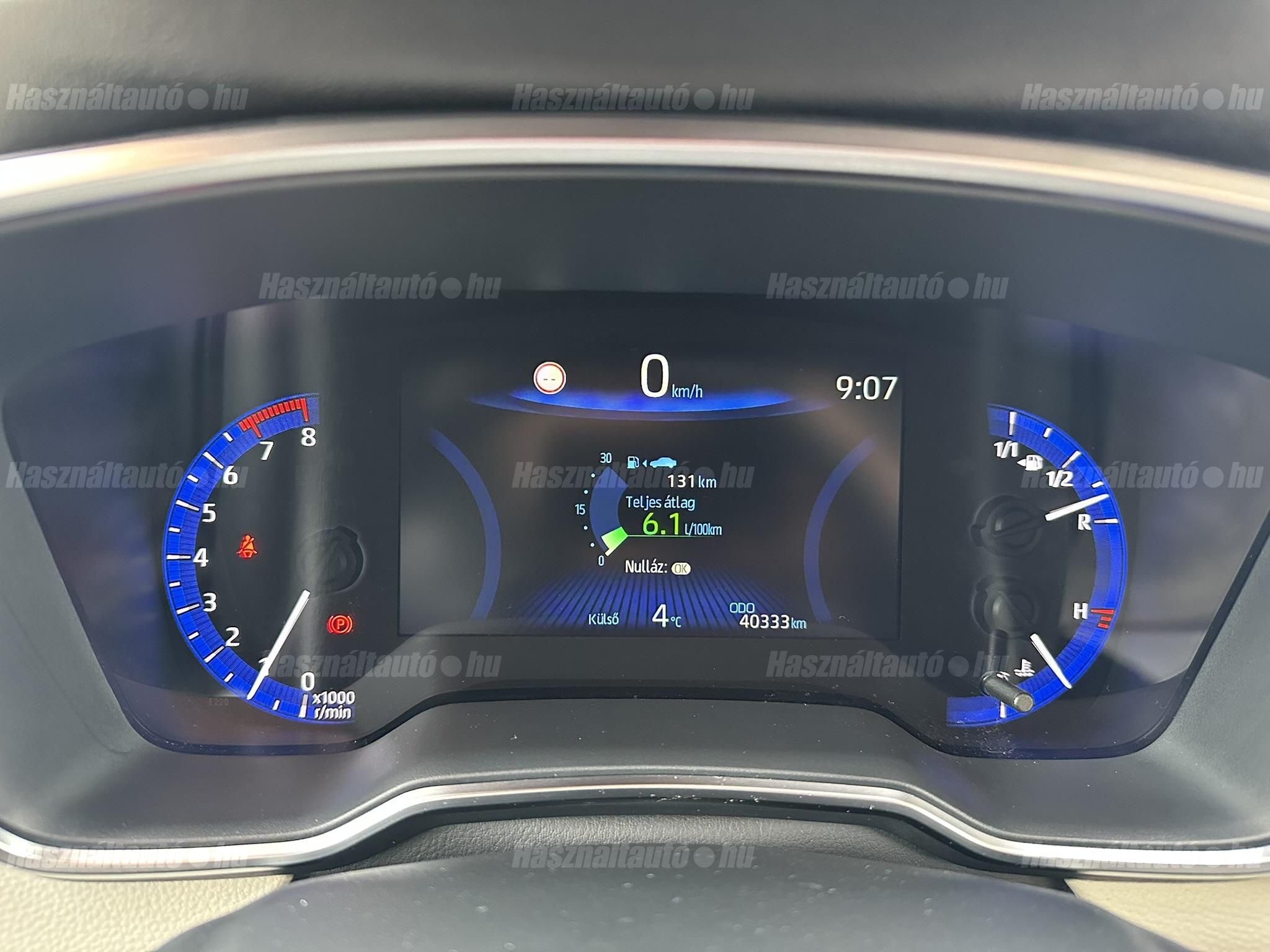 TOYOTA COROLLA Sedan 1.5 Comfort Style Tech Első tulajdonostól. Gyári 3+2év garanciával. újszerű állapotban!