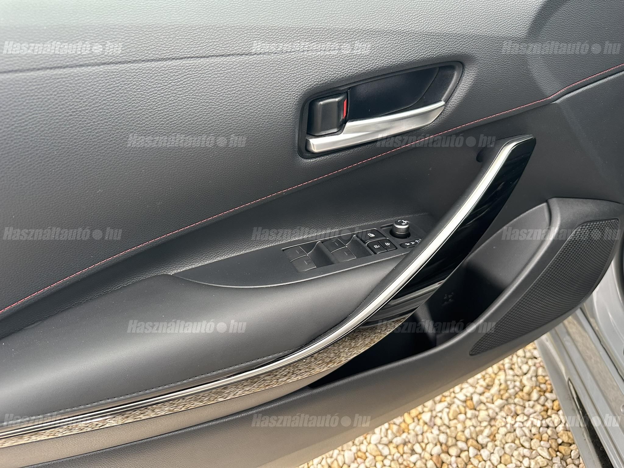 TOYOTA COROLLA Touring Sports 2.0 Hybrid GR-Sport e-CVT Téli+nyári kerékszett! ÁFA-s. nyílt végű lízingre is!