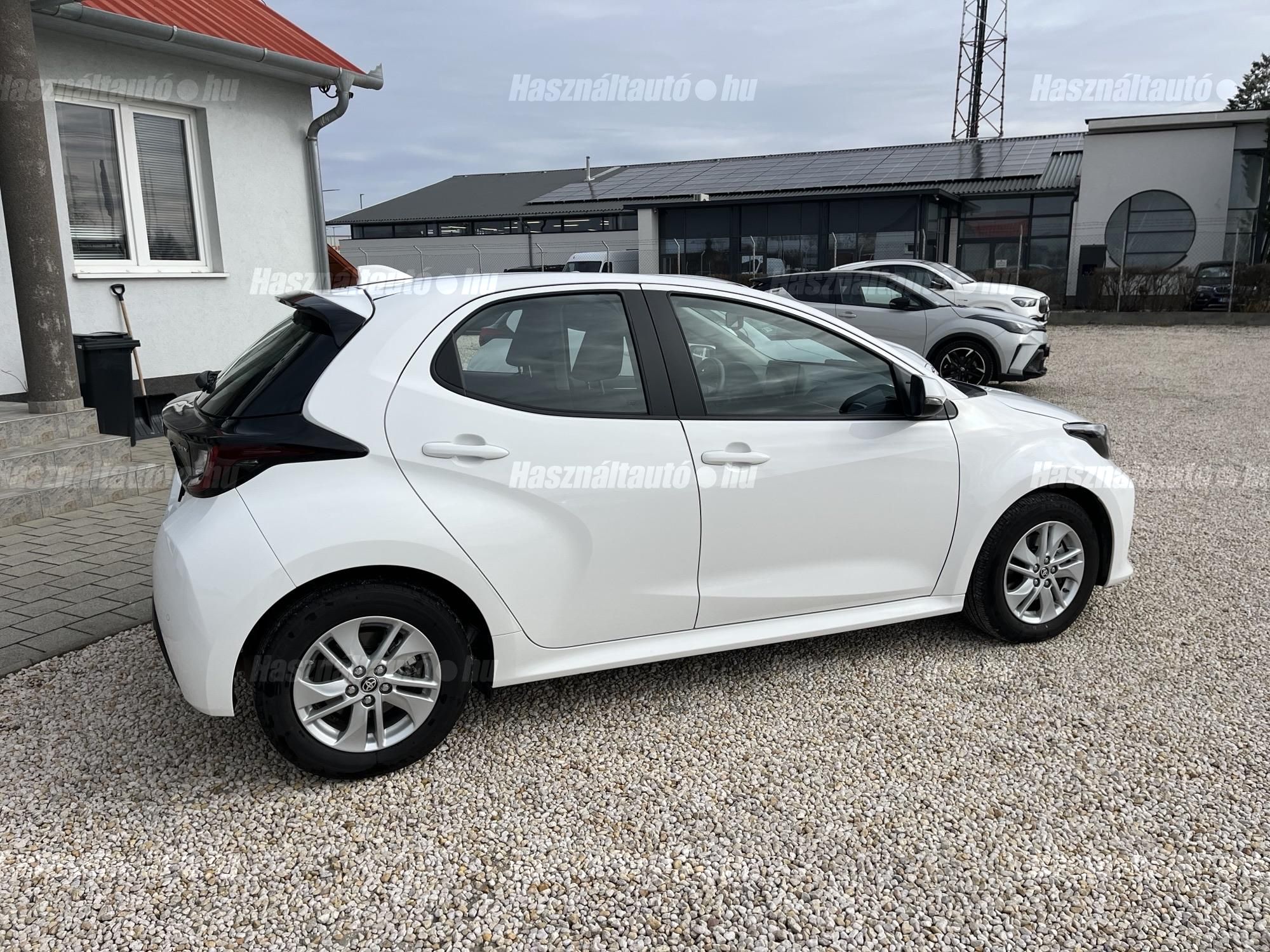 TOYOTA YARIS 1.5 Hybrid Comfort Business e-CVT
