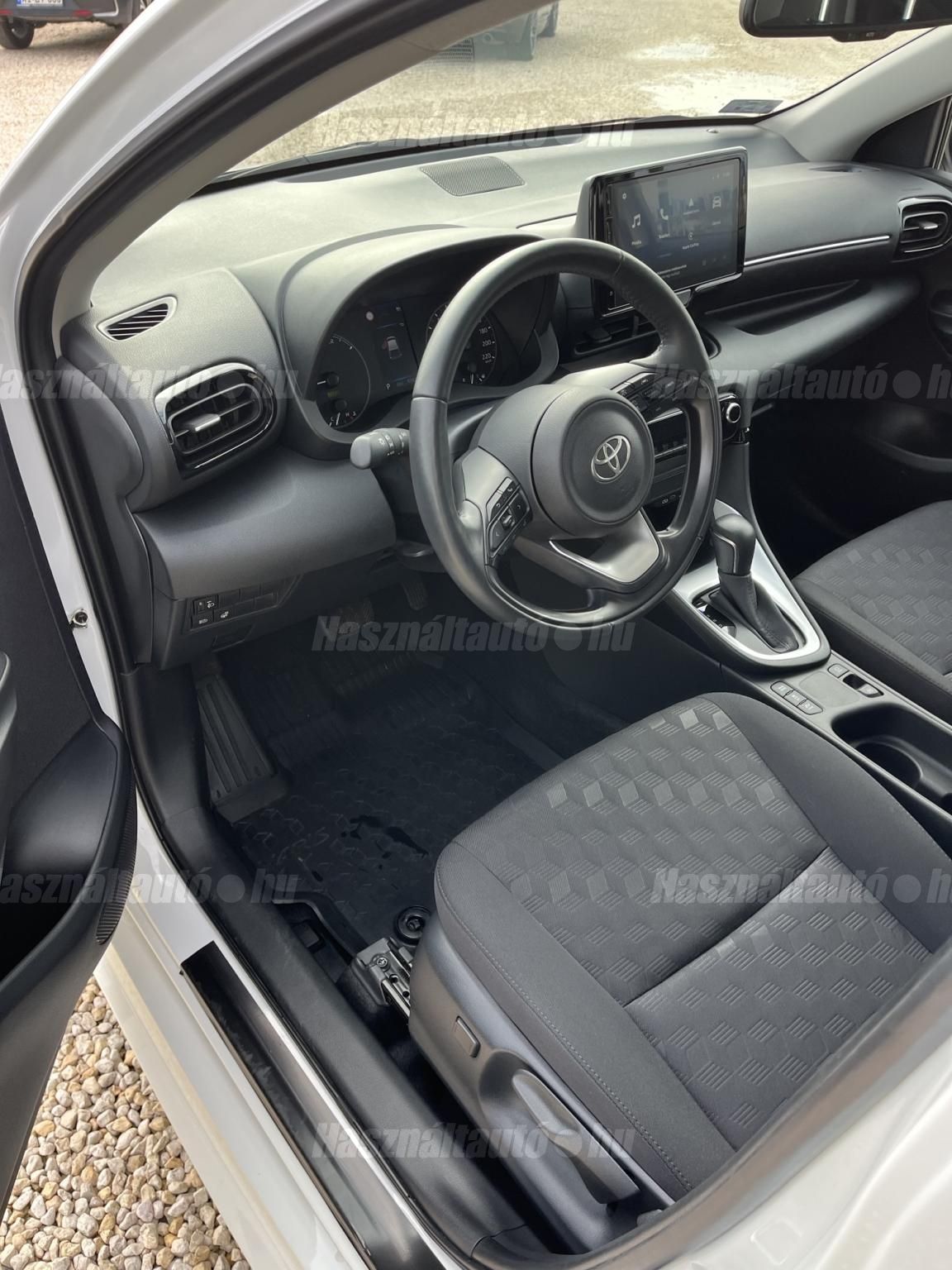 TOYOTA YARIS 1.5 Hybrid Comfort Business e-CVT