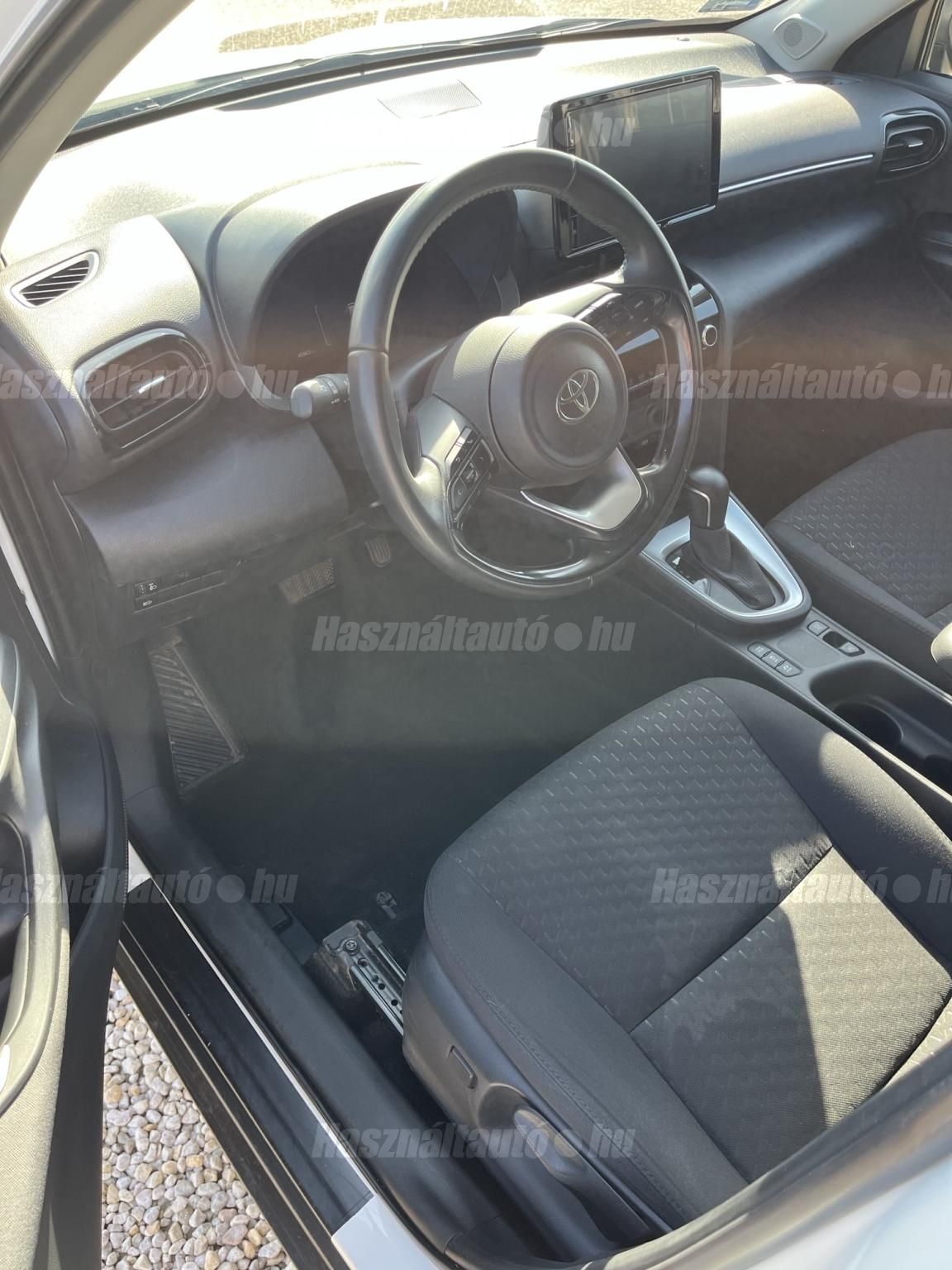 TOYOTA YARIS CROSS 1.5 Hybrid Comfort Business e-CVT