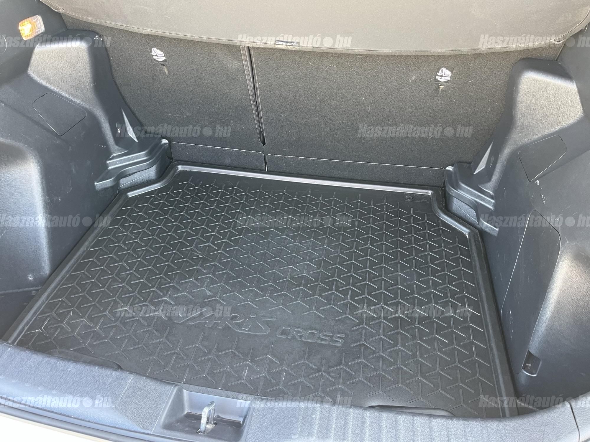 TOYOTA YARIS CROSS 1.5 Hybrid Comfort Business e-CVT