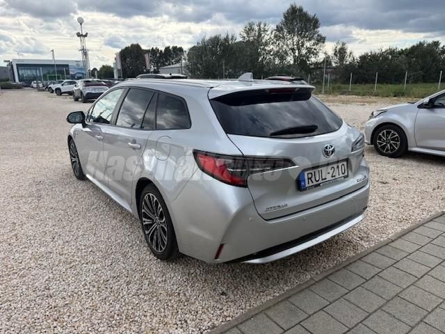 TOYOTA COROLLA 1.8 Hybrid Comfort Style e-CVT ÁFA-s. első tulajdonostól. végig szervizelt