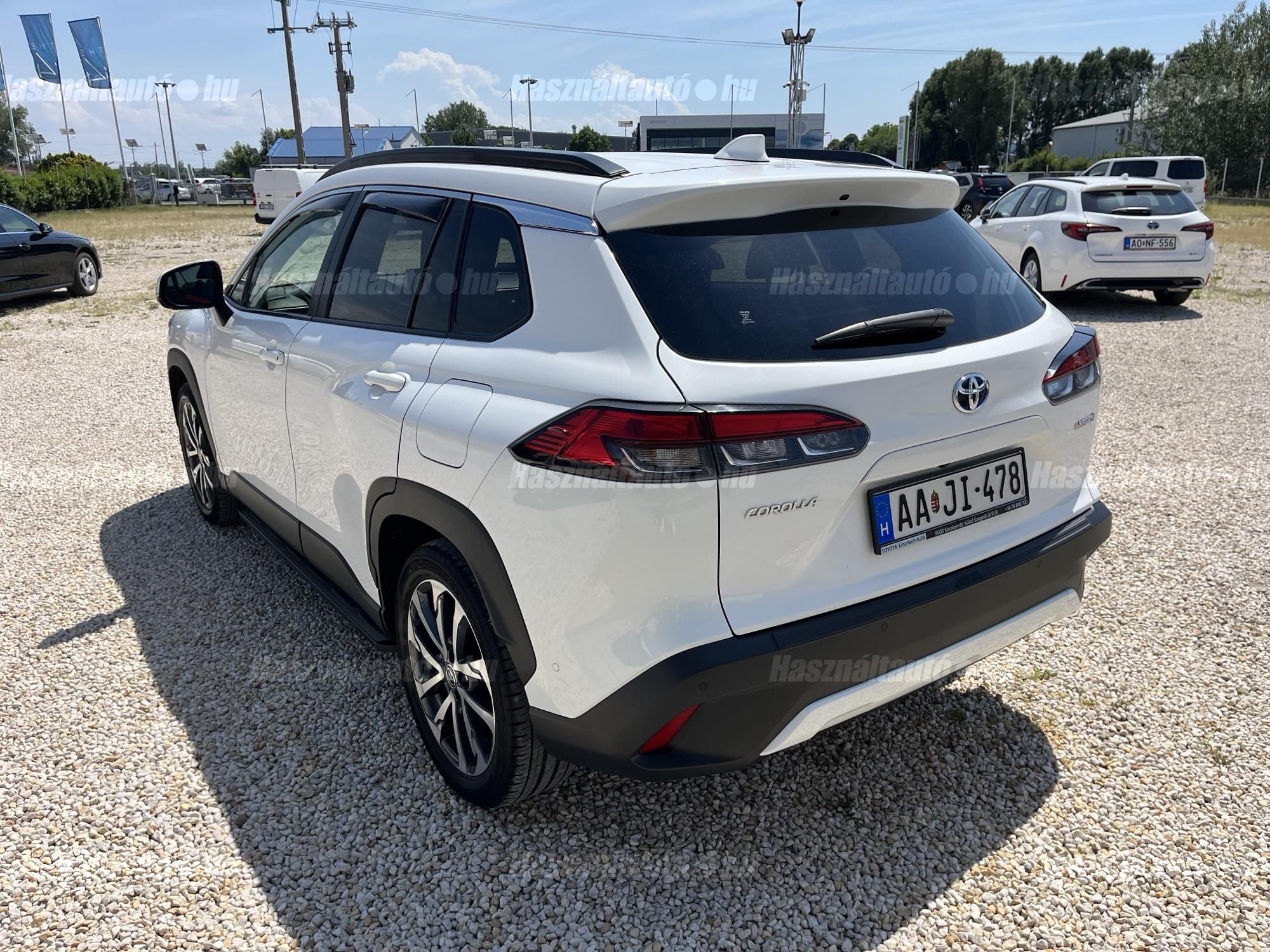 TOYOTA COROLLA CROSS 2.0 Hybrid Premier Edition e-CVT Toyota minősített használt autó garanciával!