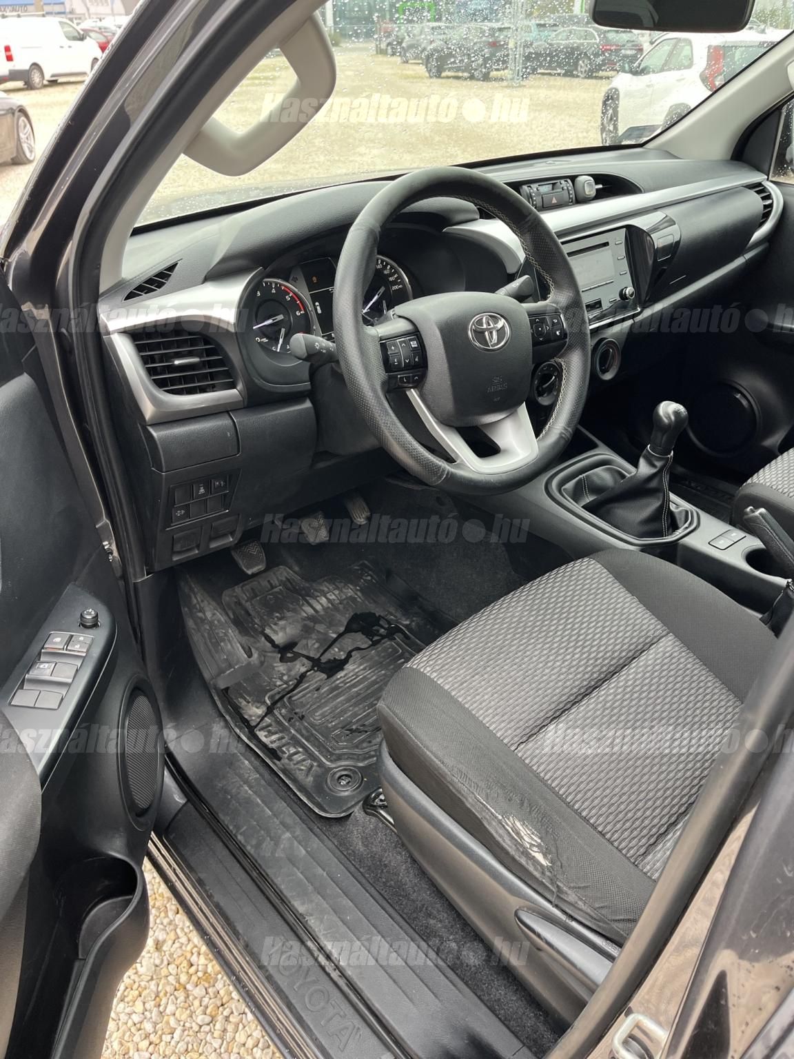 TOYOTA HILUX 2.4 D-4D 4×4 Double Live