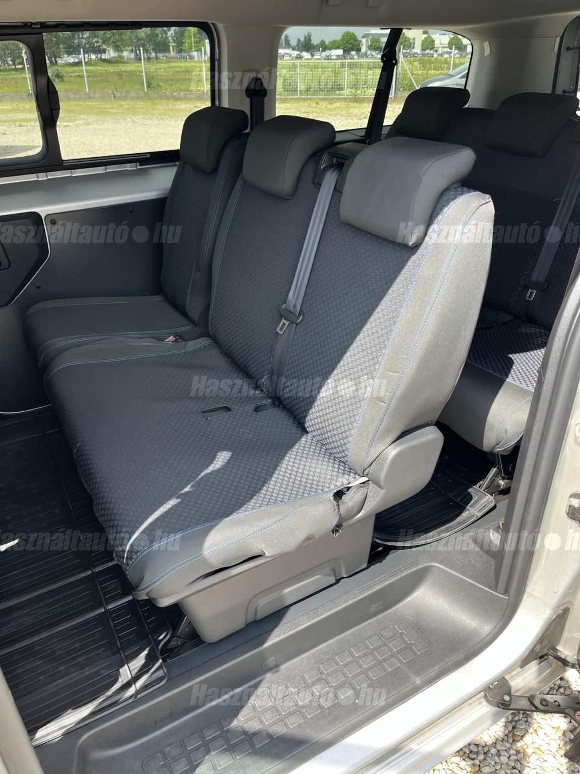 TOYOTA PROACE 2.0 D-4D Combi Base L2H1